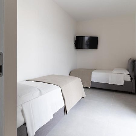 Morus Urban Suites Полиняно а Маре Екстериор снимка